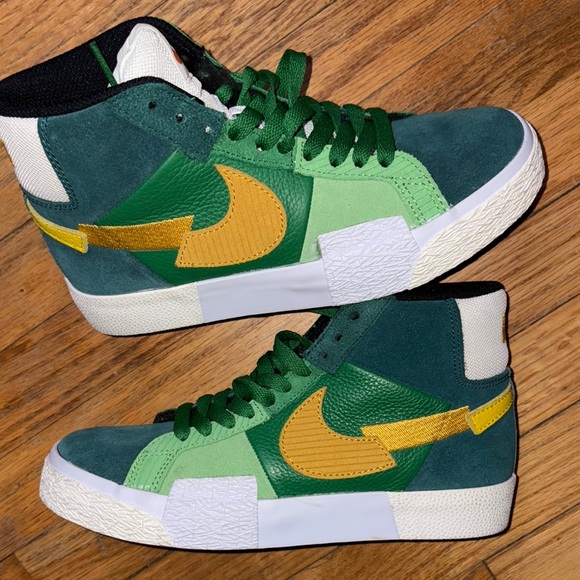 Nike Kids Green and Yellow Sneakers - Picture 3 of 3